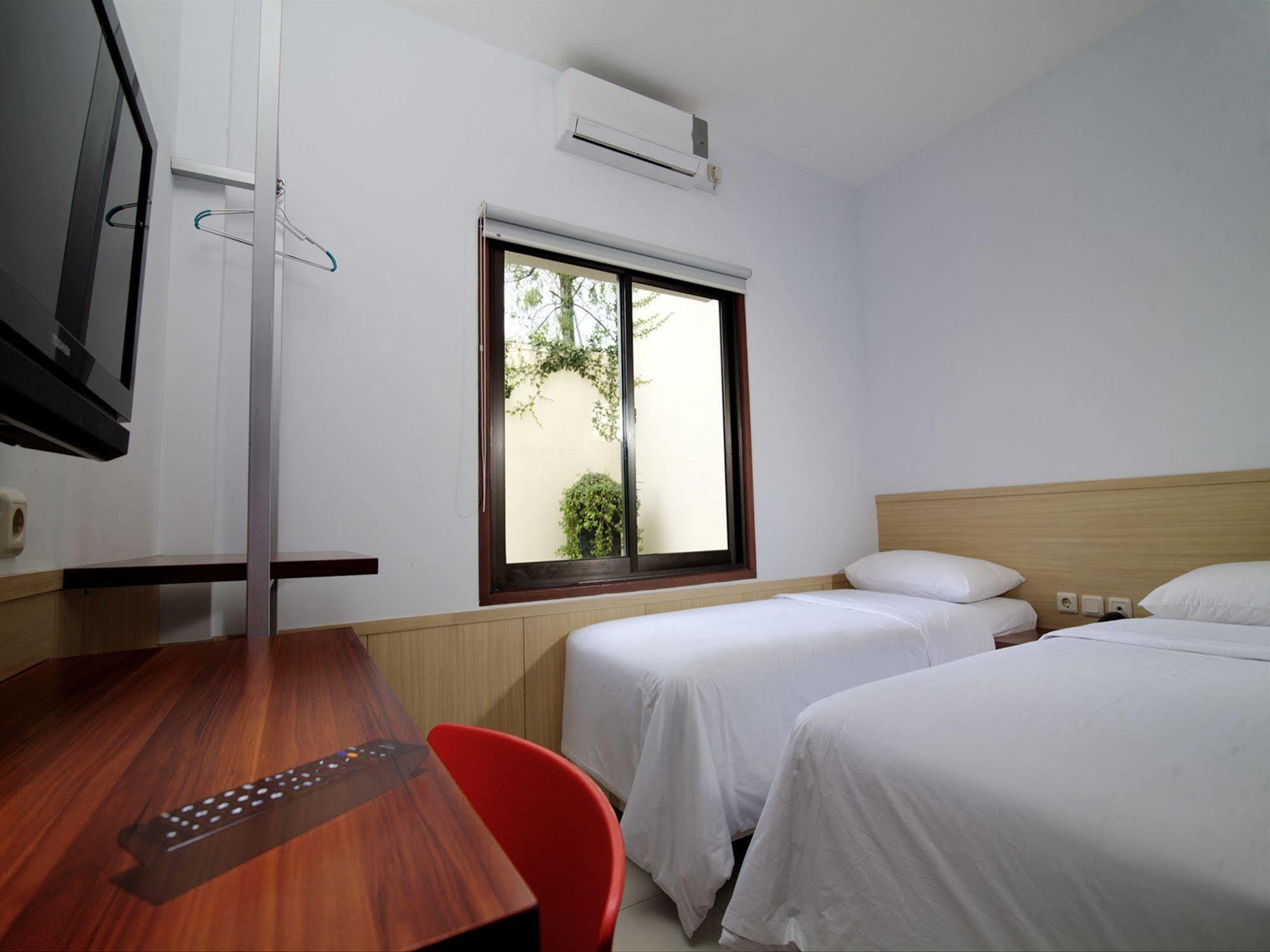 Collection O 295 Grha Ciumbuleuit Guest House Bandung Kültér fotó